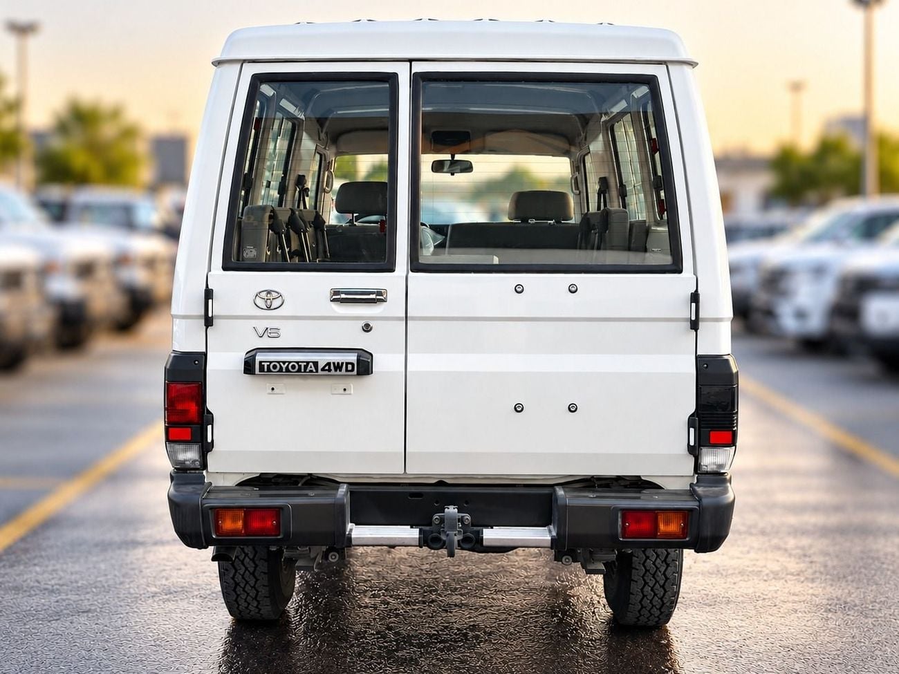 تويوتا لاند كروزر 70 LC 78 HARDTOP 4.0L MT تويوتا لاند كروزر LC78 بنزين 4.0 لتر
