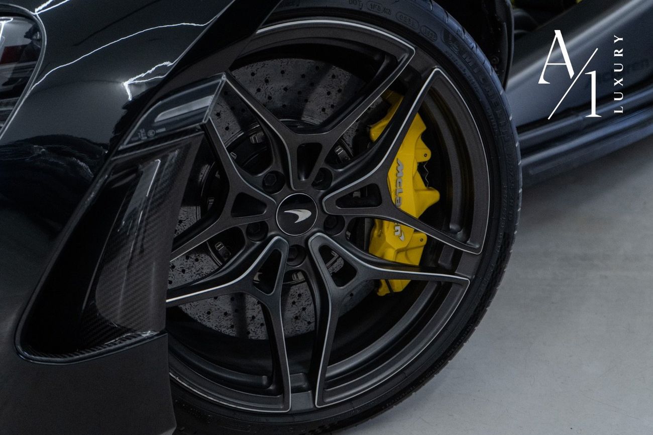 McLaren 720S 2019 Mclaren 720s MSO, Full Service History, Carbon Fibre Package, Excellent Condition, GCC Spec