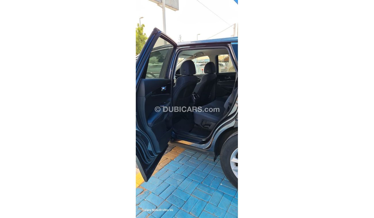 كيا سورينتو السيارة جيدة جدا ونظيفة