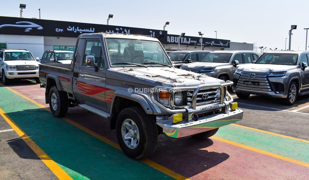Toyota Land Cruiser Pick Up LX V6