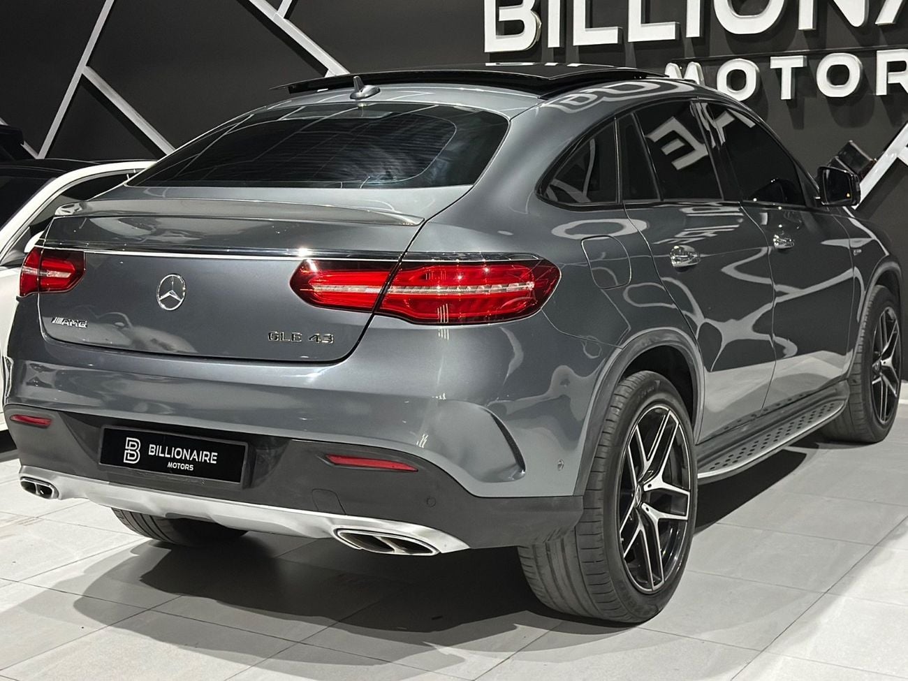 مرسيدس بنز GLE 43 AMG MERCEDES-BENZ GLE 43 AMG | GCC | 2019 | FULL OPTIONS LIKE NEW