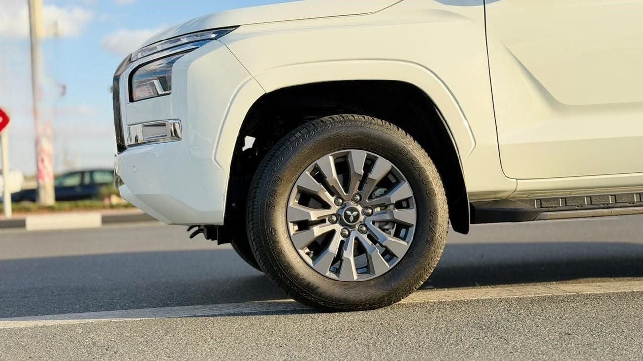 ميتسوبيشي تريتون -