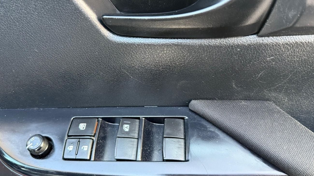 Toyota Hilux Sr with new shape