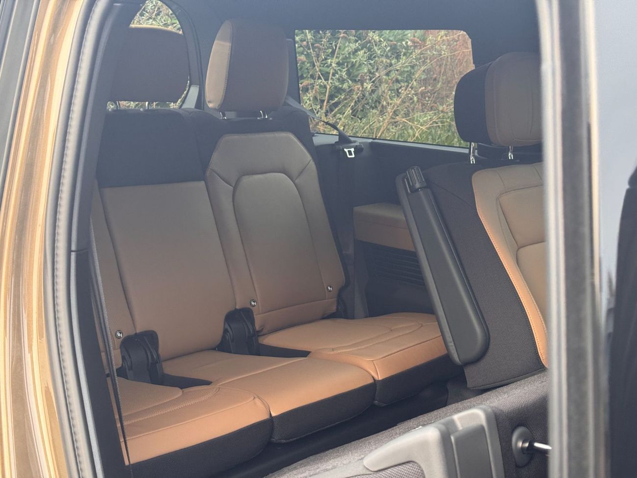 Land Rover Defender 130 D350 Diesel Mild Hybrid X-Dynamic HSE RIGHT HAND DRIVE