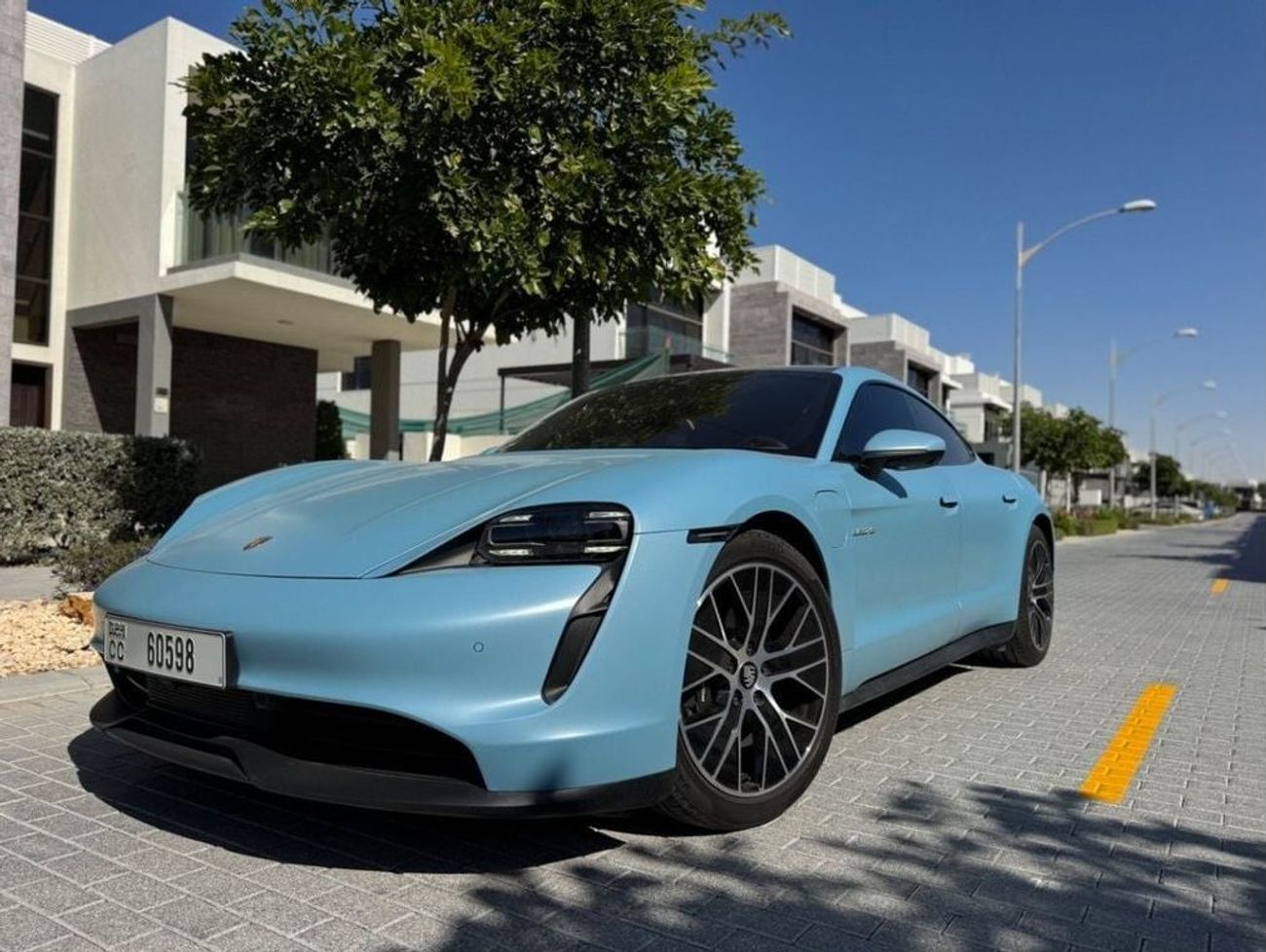 بورش تايكان 4