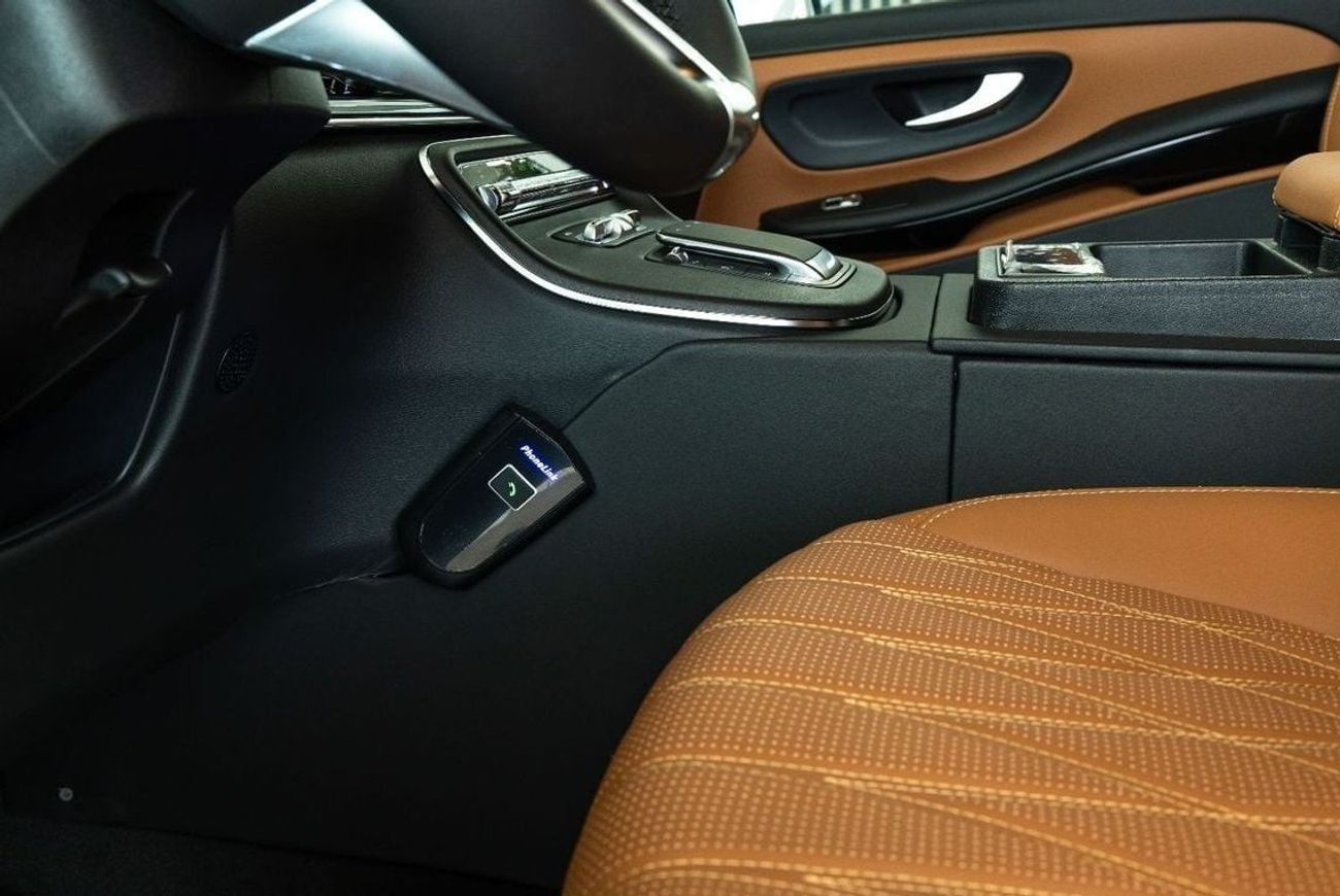 Mercedes-Benz V 300 Mercedes V300 VIP - 2025 GCC Specs Brand New With Warranty