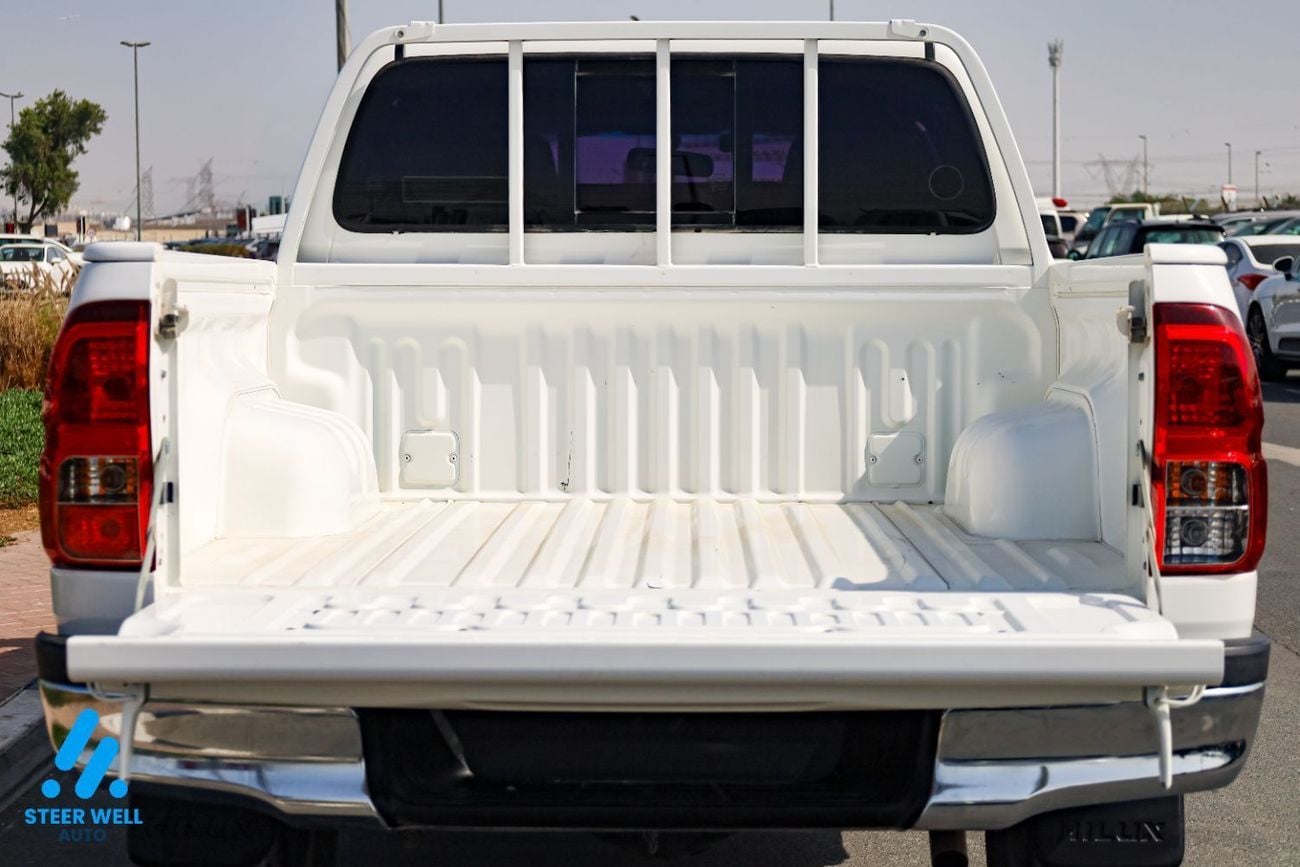تويوتا هيلوكس GL 2.7L Double Cab Utility AWD 2022 2.7L Petrol Dual Cab Pickup | Automatic | GCC Specs | Best Price