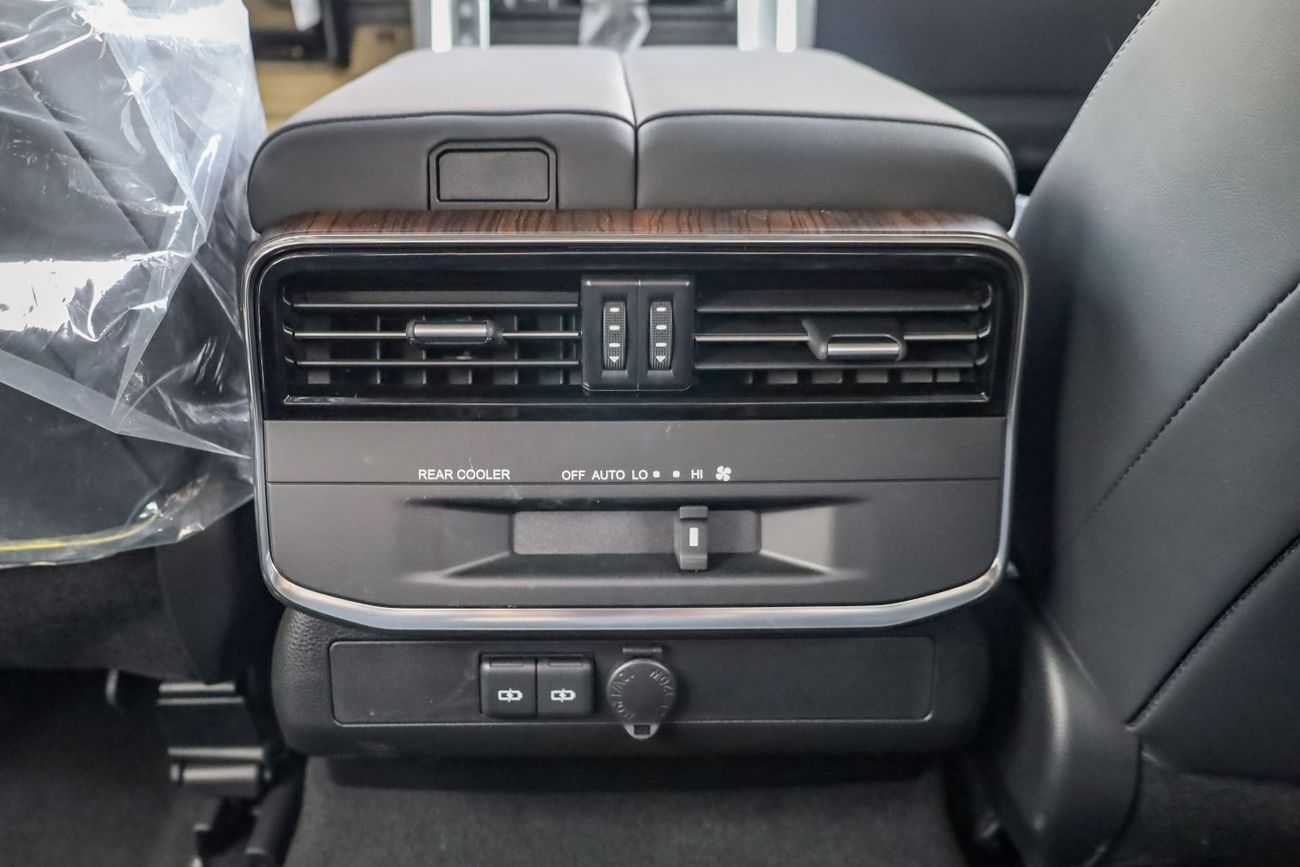 تويوتا لاند كروزر V6 GCC SPECS 2025 MODEL