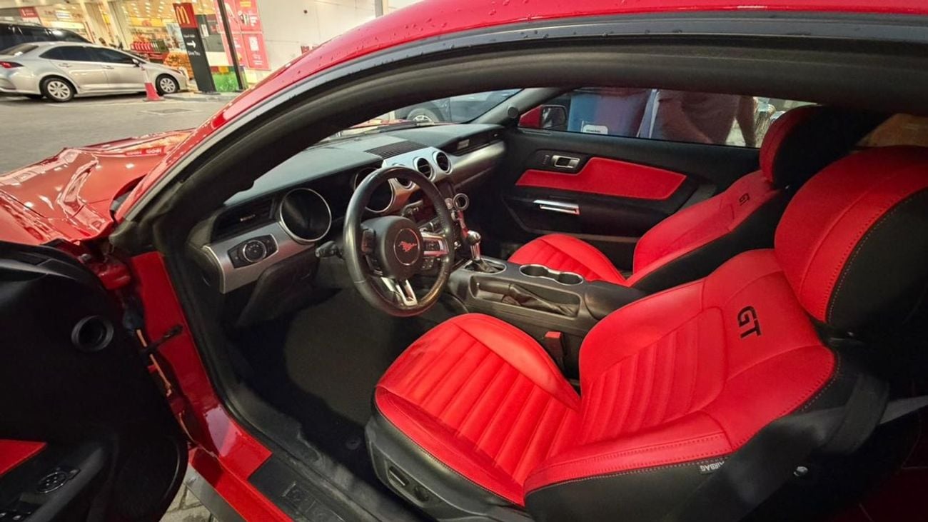 Ford Mustang GT PREMIUM