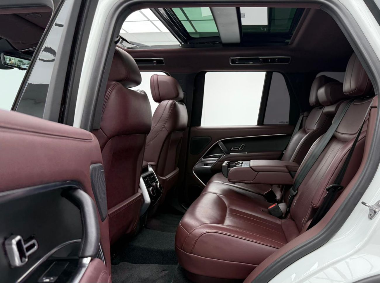 Land Rover Range Rover 2023 Range Rover HSE P530, 2027 RR Warranty, 2028 RR Service Pack, Full RR Service History, GCC