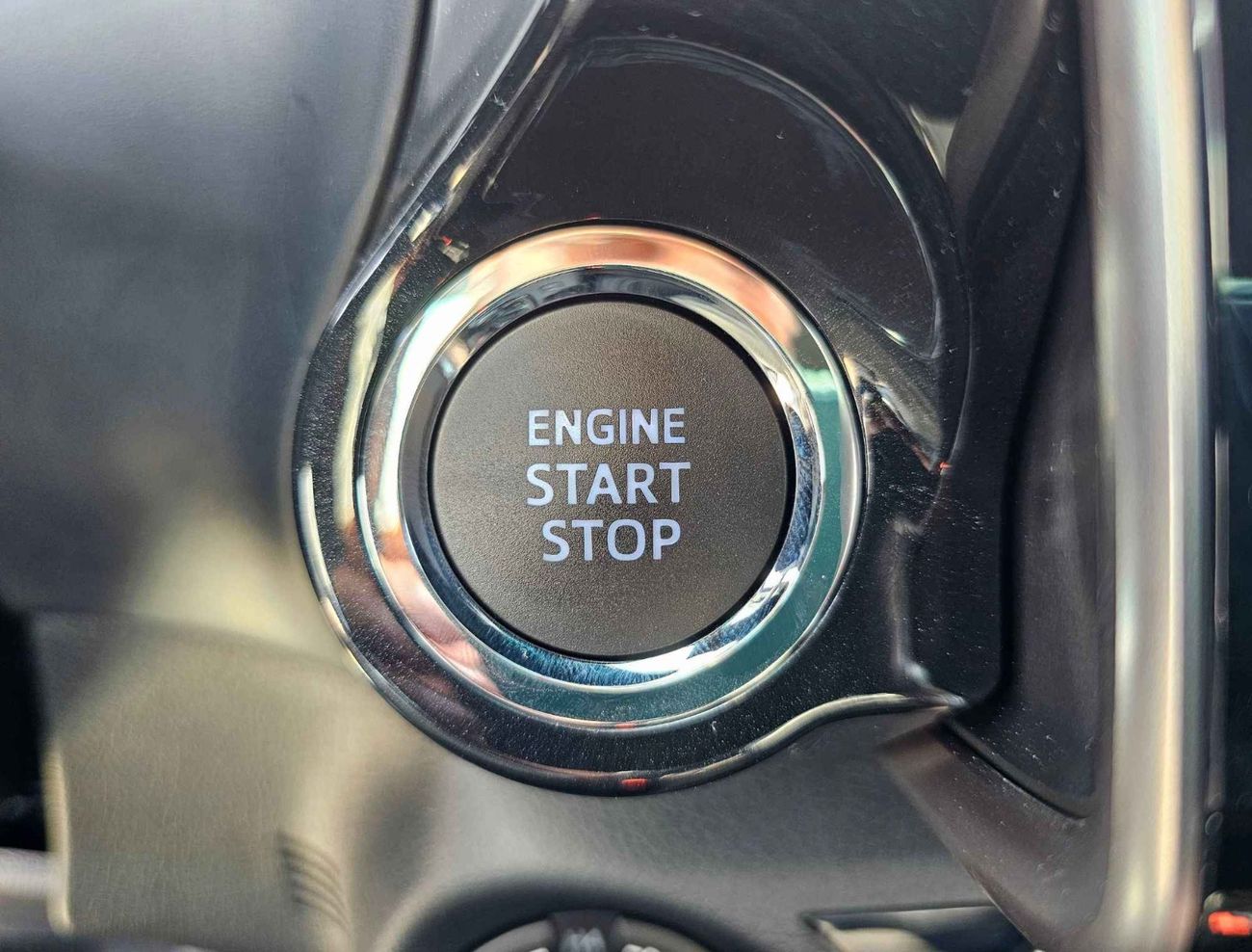 Toyota Hilux ADVENTURE, 4.0L PETROL, A/T, 360* CAMERA, "18" A/WHEELS WITH ROLL BAR  (CODE #  HPV6AF)