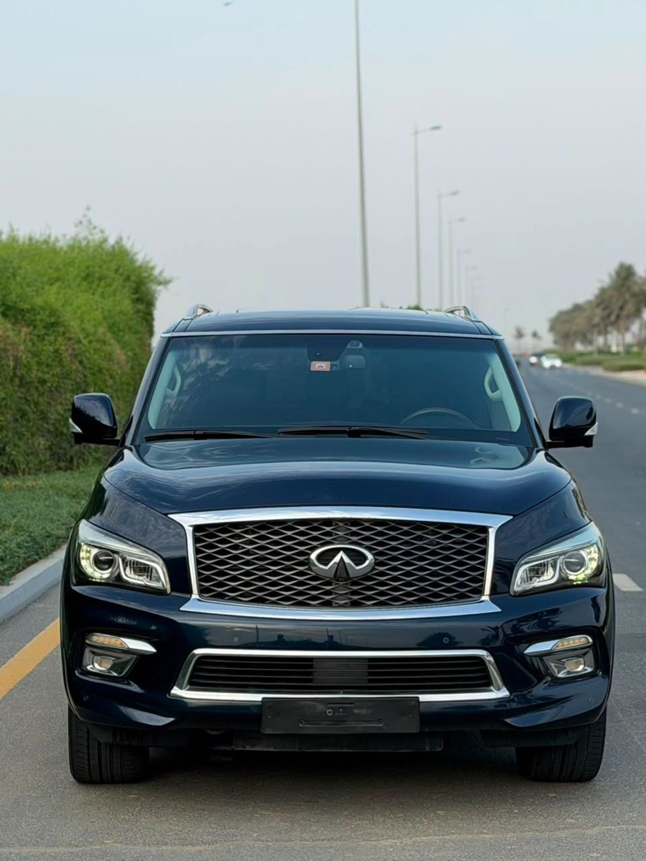 Infiniti QX80 LUXURY