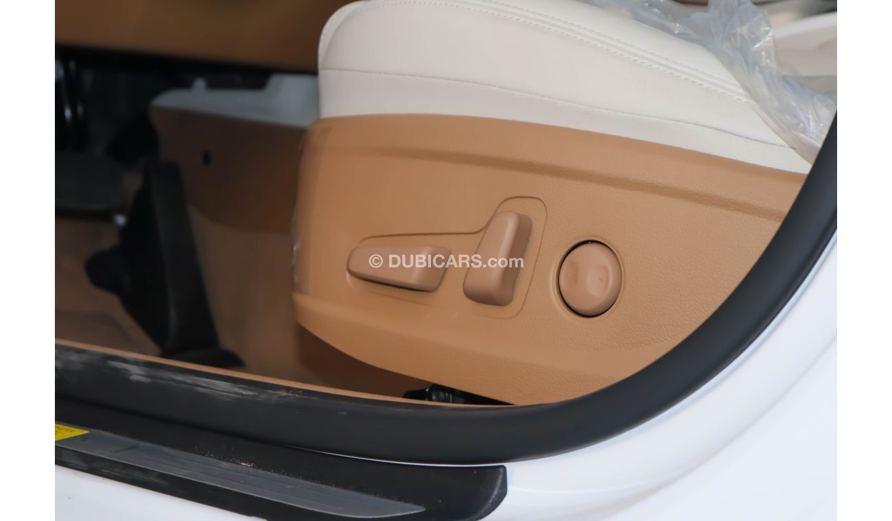 Hyundai Azera Hyundai Azera 3.5L 2023  Engine Capacity (liters) 3.5