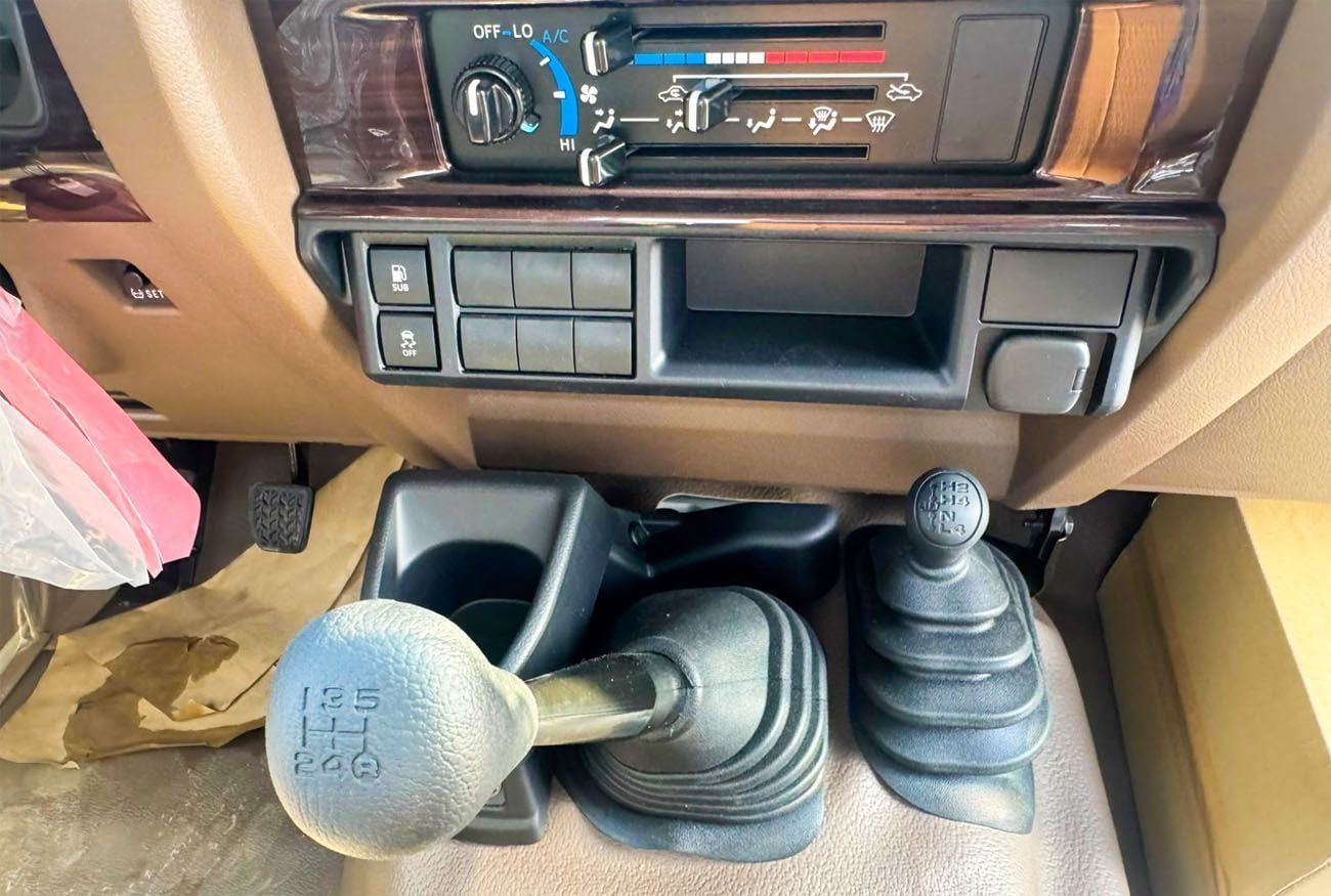 Toyota Land Cruiser 70 LC79 SC