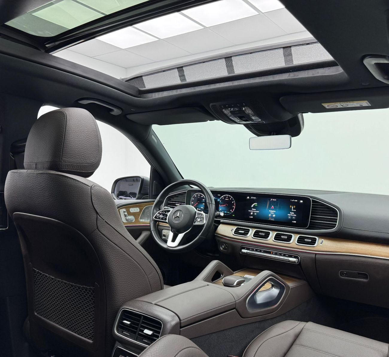 مرسيدس بنز GLE 450 4MATIC 2023 Mercedes Benz GLE450 AMG 4MATIC, 2028 MB Warranty, 2027 MB Service Pack, Very Low Km, GC