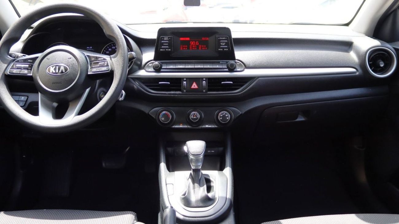 كيا سيراتو EX خالية من الحوادث - خليجي - مكينة 1600 سي سي - بحالة الوكالة من الداخل والخراج