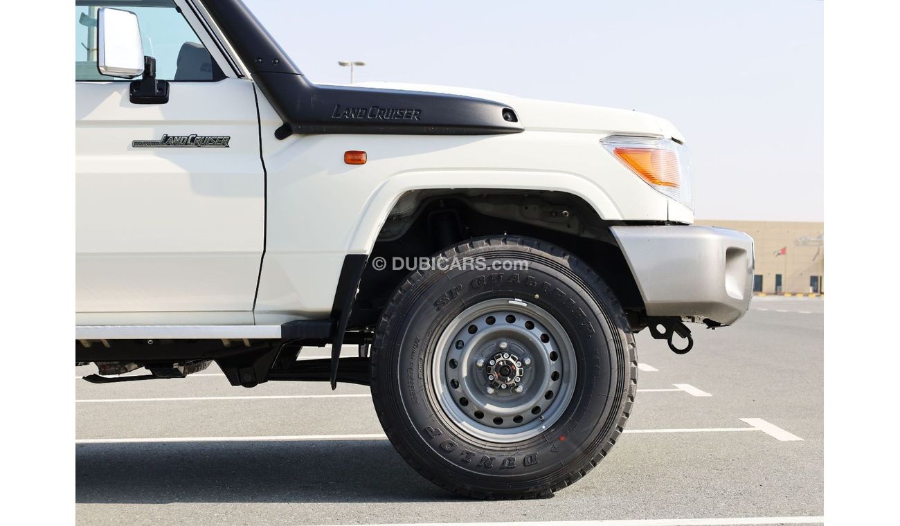 Toyota Land Cruiser 70 70 Series | 4x4, V6, 4.0L, 3Door | GCC