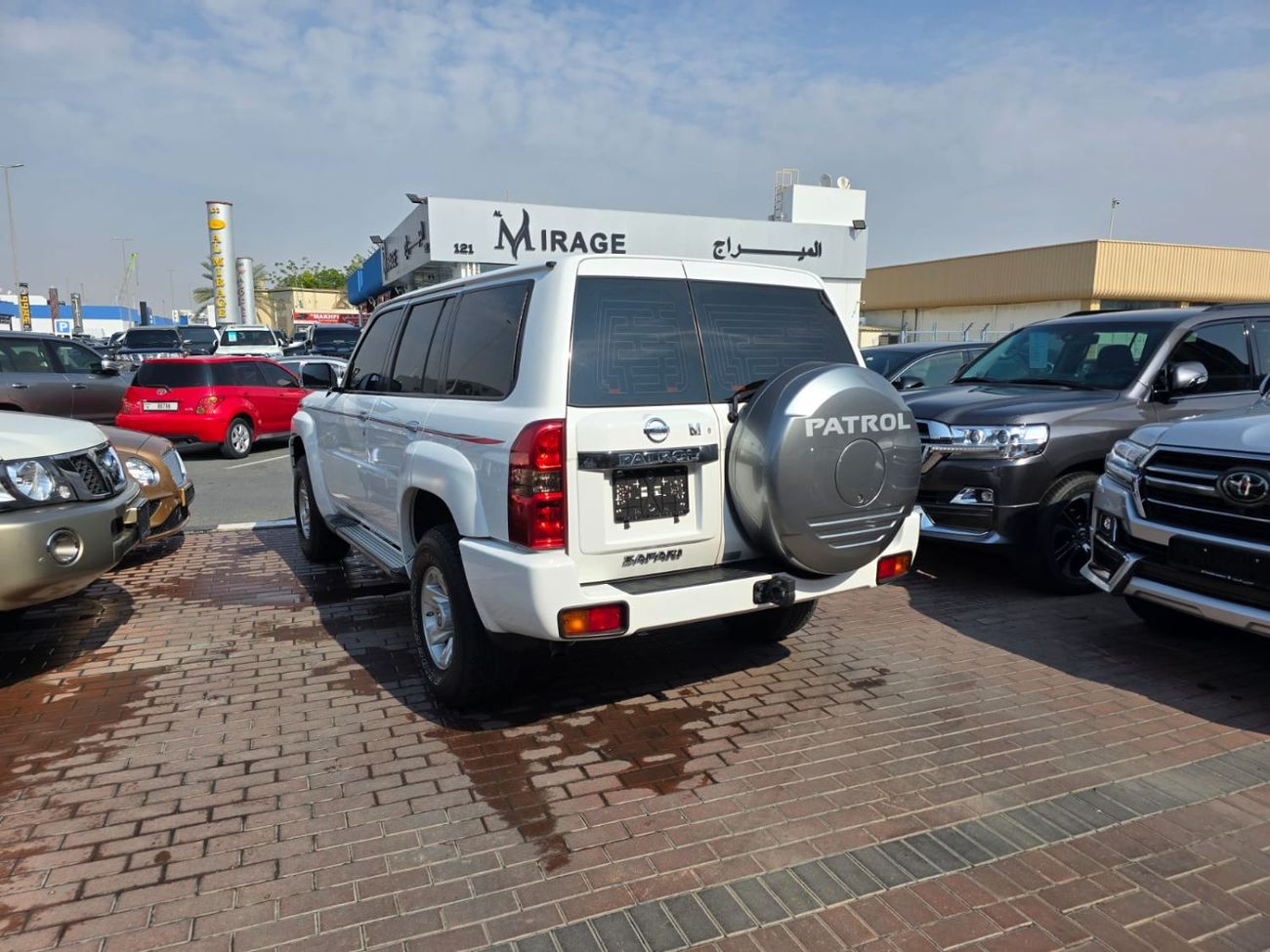 Nissan Patrol Safari GL 4.8L A/T (7 Seater)