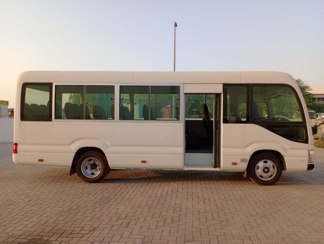 Toyota Coaster Toyota Coaster Basic  4.2LDeisel M/T White Color 2026 Model