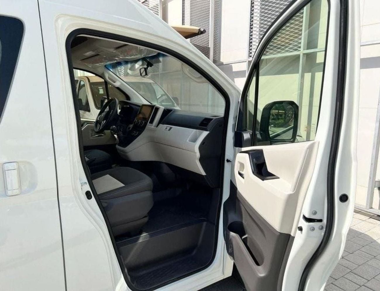 تويوتا هاياس 2025 Toyota Hiace GL 13-Seater High-Roof Full-Option 3.5L V6 Petrol M/T RWD Export Only