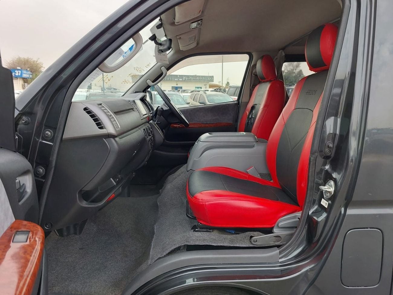 Toyota Hiace (RAMADAN OFFER) TOYOTA HIACE VAN RHD 2006 MODEL 2.0 L PETRO AUTOMATIC(PM49614)