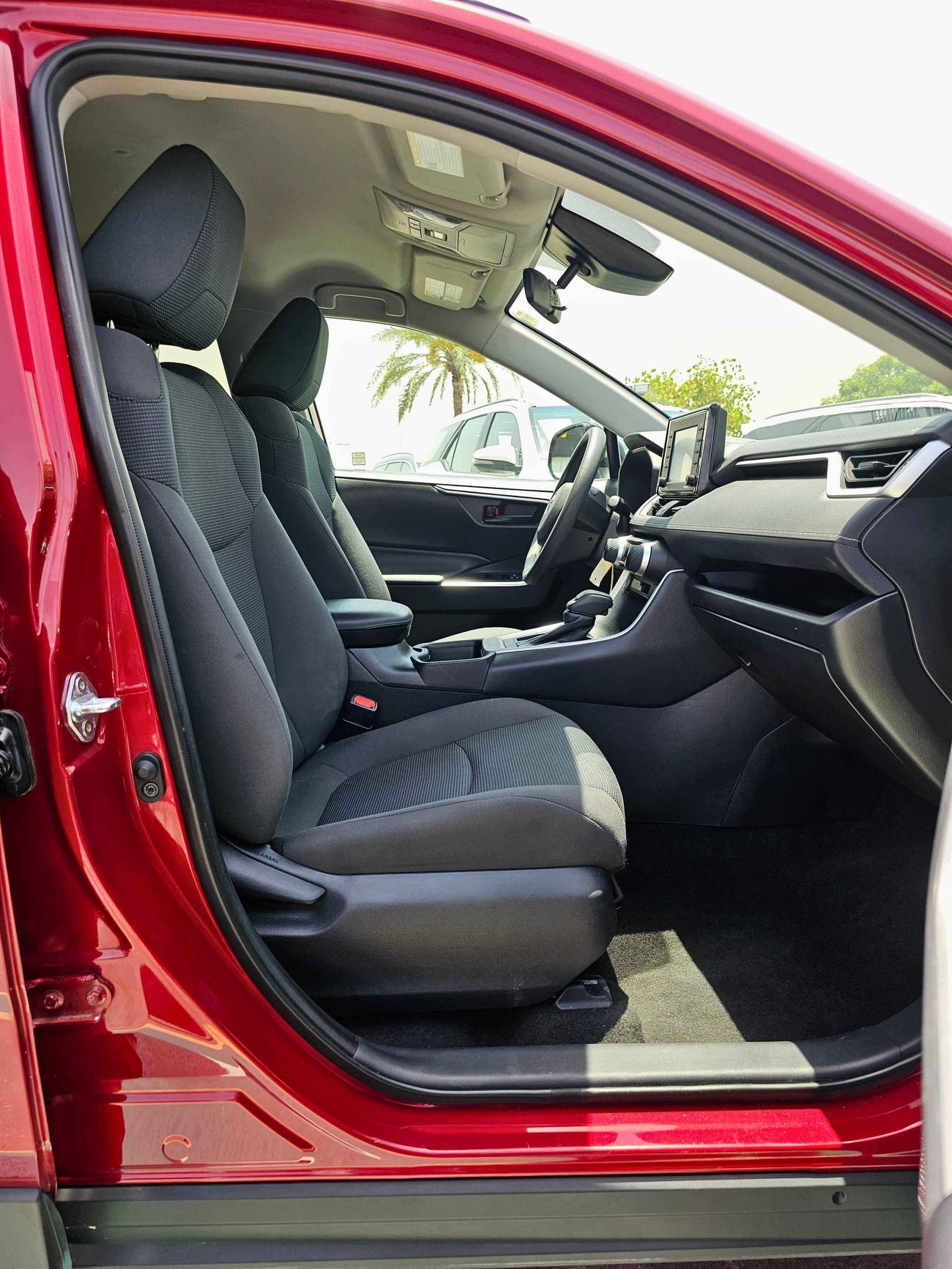 تويوتا راف ٤ LE/ LOW MILEAGE/ ORG AIRBAG/ DVD CAMERA/ RIMS/ LOT# 36355