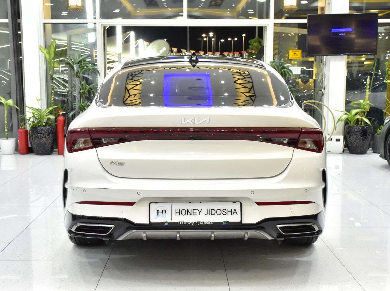 Kia K5 EXCELLENT DEAL for our KIA K5 ( 2022 Model ) in White Color GCC Specs