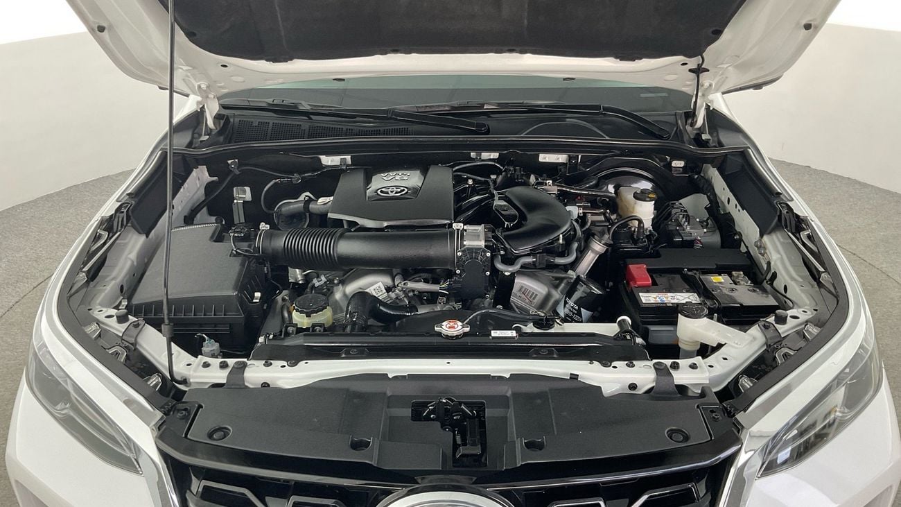 تويوتا فورتونر 4.0 4WD AUTO 7STR VXR RA/RB | شامل الضمان | 0 ﺪﻔﻋﺓ ﺃﻮﻟﻯ