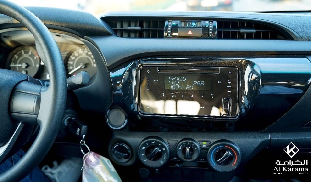 تويوتا هيلوكس 2.4L | Manual Drive | GCC | 4x4 | 6 Seater