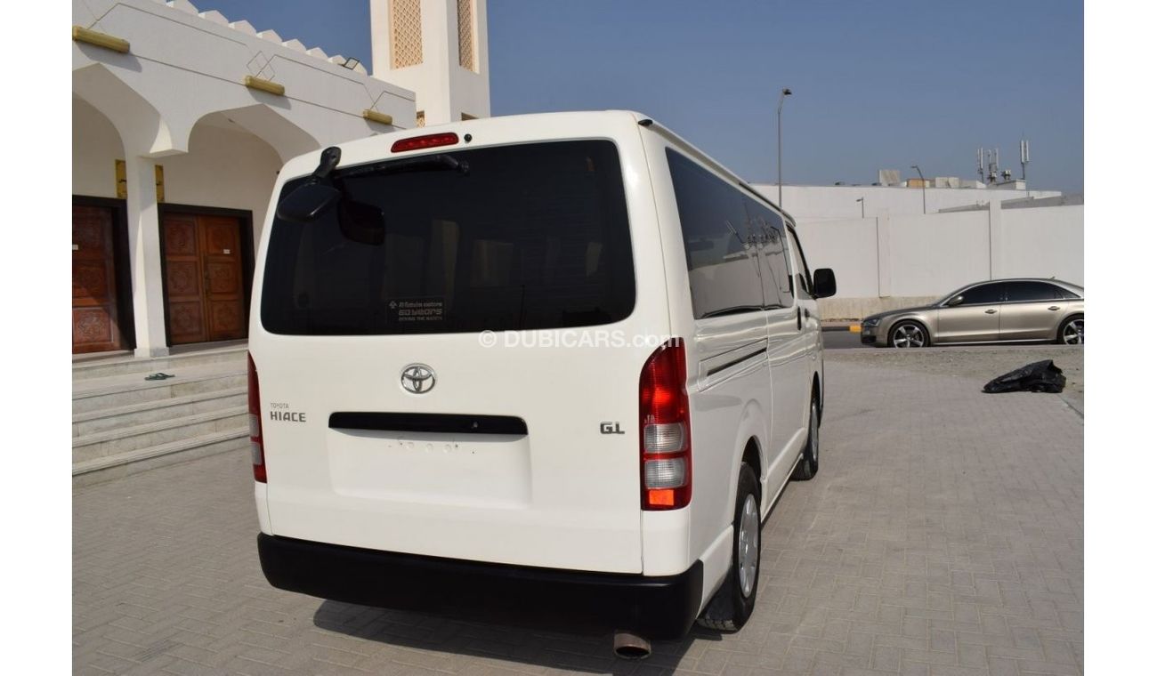 Toyota Hiace GL - Standard Roof Toyota Hiace Bus 13 seater, Model:2015. Excellent condition