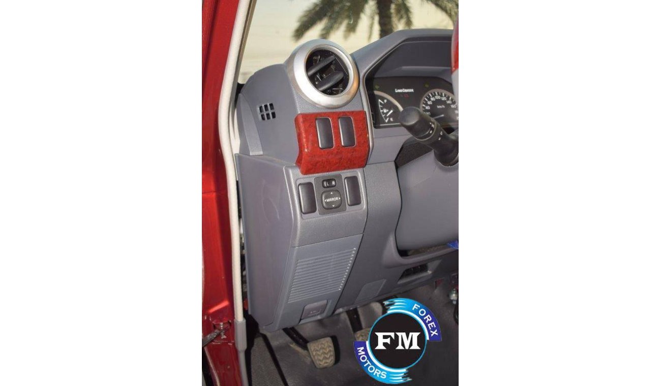 تويوتا لاند كروزر هارد توب 71 Hardtop Short Wheel Base Xtreme V6 4.0l Petrol 5 Seat Manual Transmission