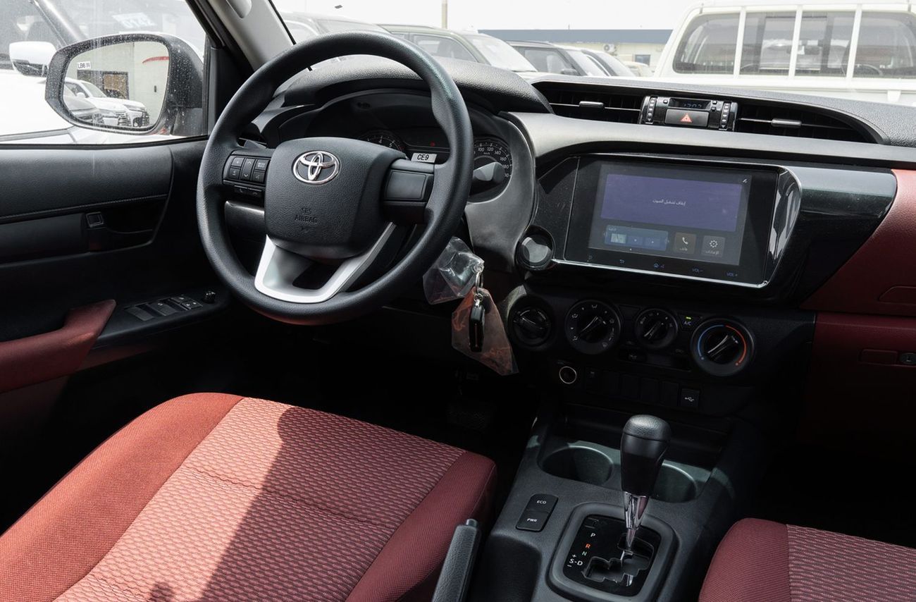 تويوتا هيلوكس 2025 Toyota Hilux DLX 2.7L AT Petrol (White)