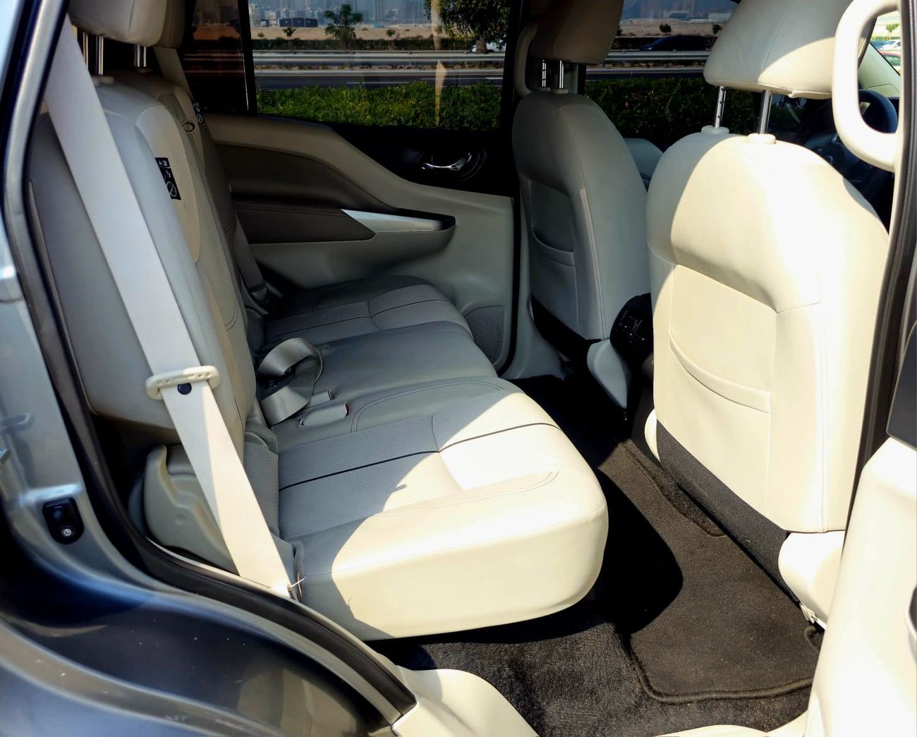 نيسان إكستيرا SE 2.5L RWD