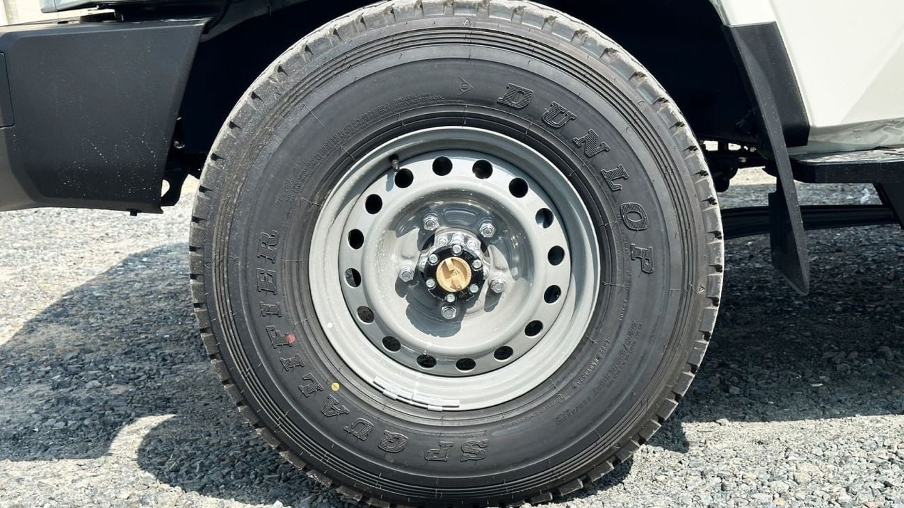 Toyota Land Cruiser 70 Toyota LC78 DSL 4.2L MT 13 seater