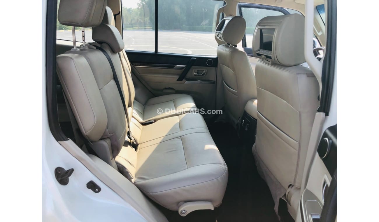 ميتسوبيشي باجيرو GLS ميتسوبيشي باجيرو موديل 2014 خليجي فل مواصفات كراسي جلد ومثبت سرعه وتحكم كهربي كامل ونظام صوت ممت