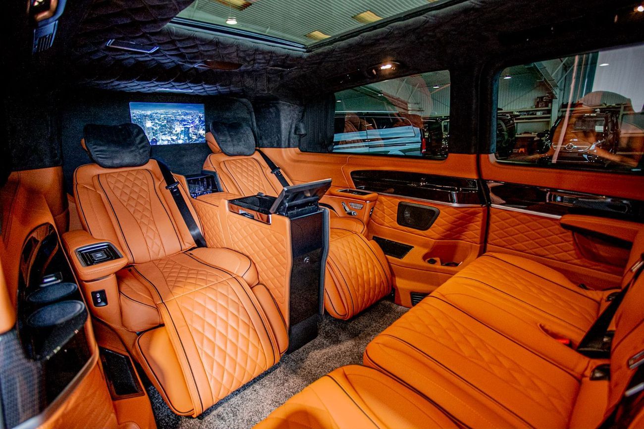Mercedes-Benz V 300 Senzati GCC Luxury Interior. Mercedes-Benz Approved Conversion