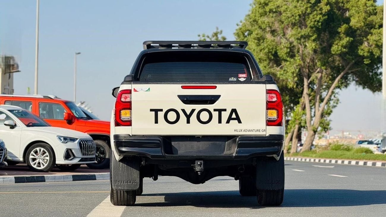 تويوتا هيلوكس 2019 | 2.8L DIESEL ENGINE | AT | RHD | ROOF RACK | SPORTS BAR | TOW HITCH | MULTIMEDIA SCREEN | PREM