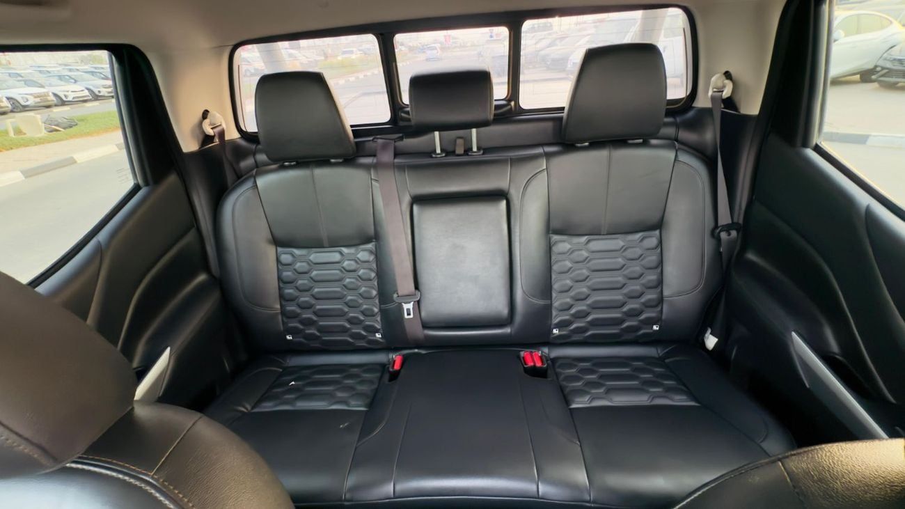 Nissan Navara DOUBLE CABIN | 360 VIEW CAMERA | 2.3L ENGINE | AT | LEATHER SEATS | RHD