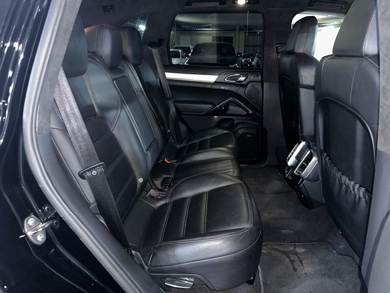 Porsche Cayenne PORSCHE CAYENNE TURBO 4.8L 2011 | 18-WAY ADJUSTABLE SEATS | SPORTS EXHAUST | SUNROOF