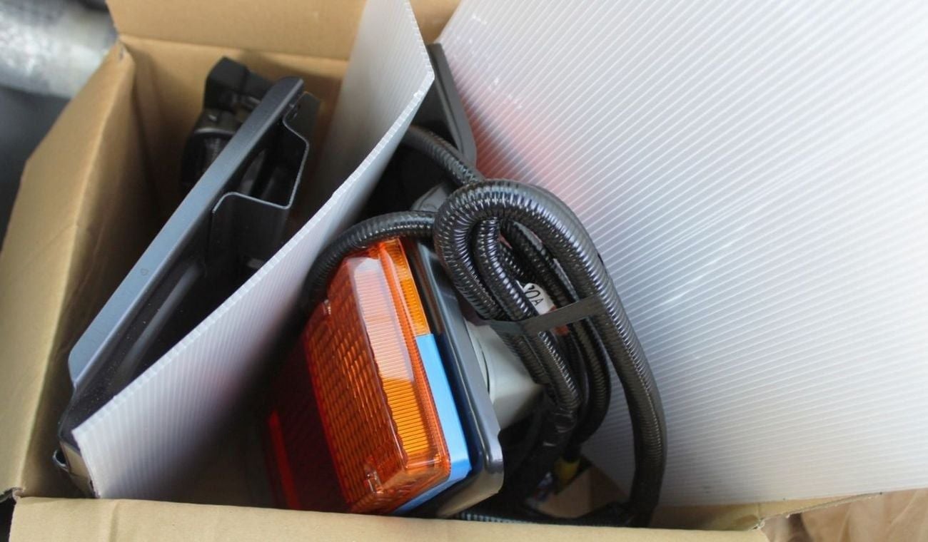 Hino 300 XZU 710L 6.5 TON 300S Wide cab 4X2