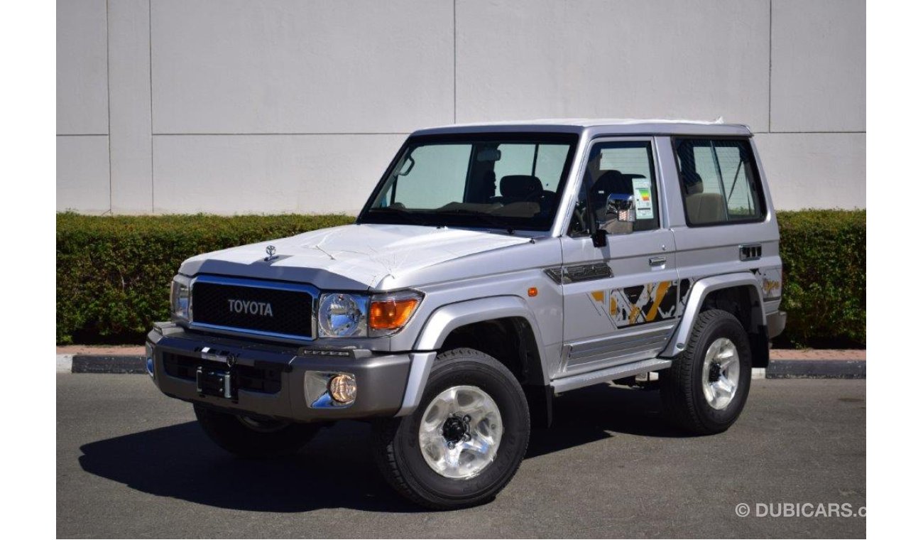 Toyota Land Cruiser Hard Top 71 SHORT WHEEL BASE XTREME V6 4.0L PETROL 5 SEAT MANUAL TRANSMISSION