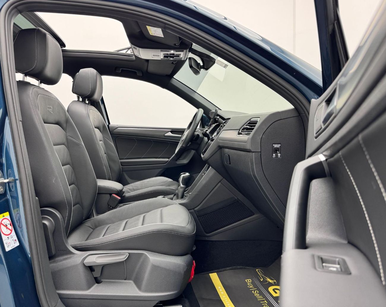 Volkswagen Tiguan R-Line 2.0L 2024 Volkswagen Tiguan R-Line, 2027 VW Warranty + Service Contract, Full VW Service Hist