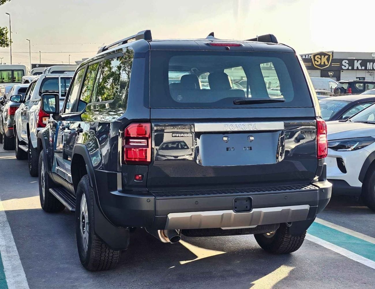 Toyota Prado ALL ROUNDER / 2.4L PETROL V4 / SUNROOF / DRIVER POWER SEAT / COOL BOX / MID OPTION (CODE # R2)