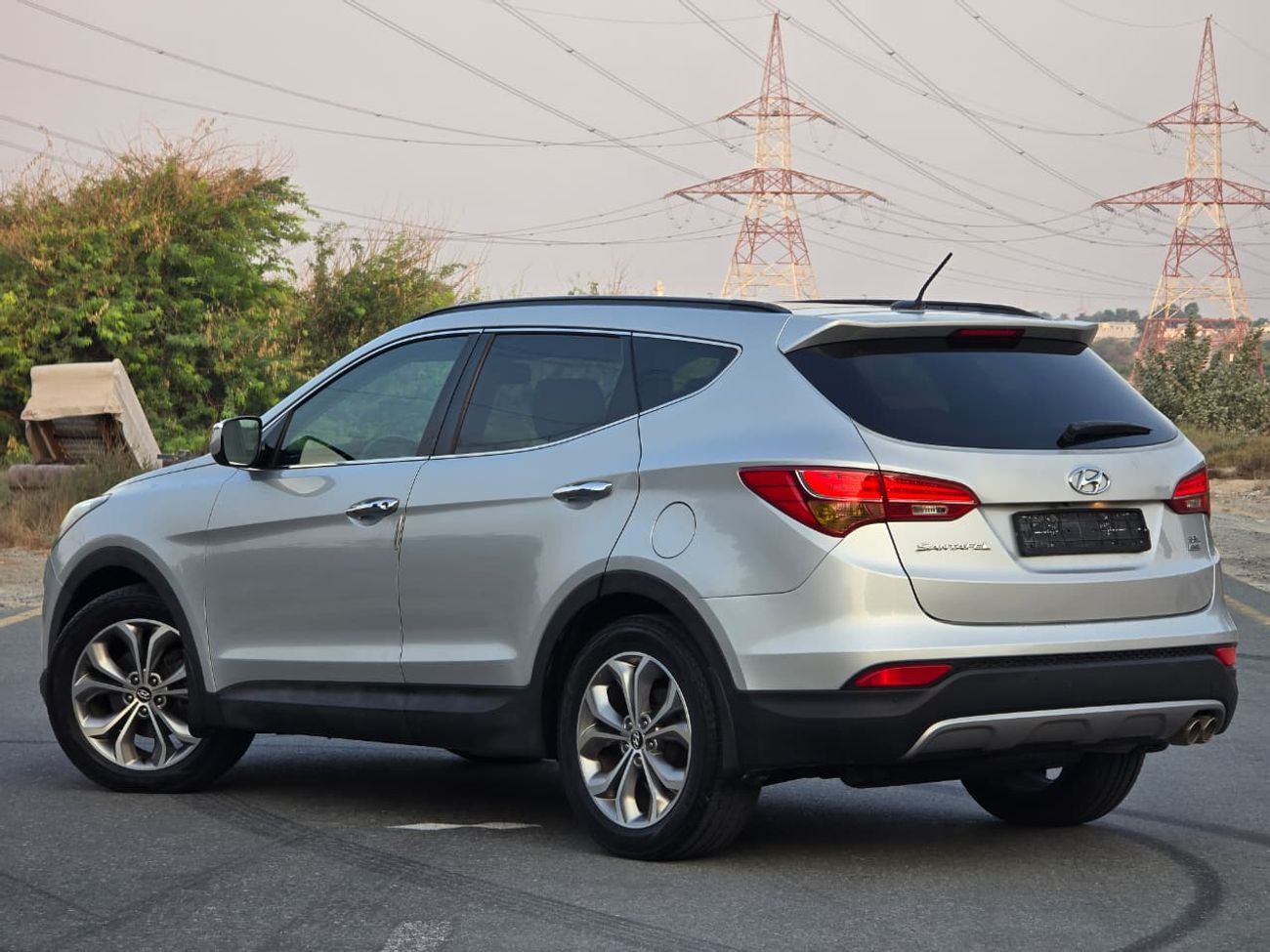 Hyundai Grand Santa Fe GLS Top 3.3L HYUNDAI SANTA FE GRAND 2014 GCC V6 // FULL OPITION // GOOD CONDITION // 7 SEATS