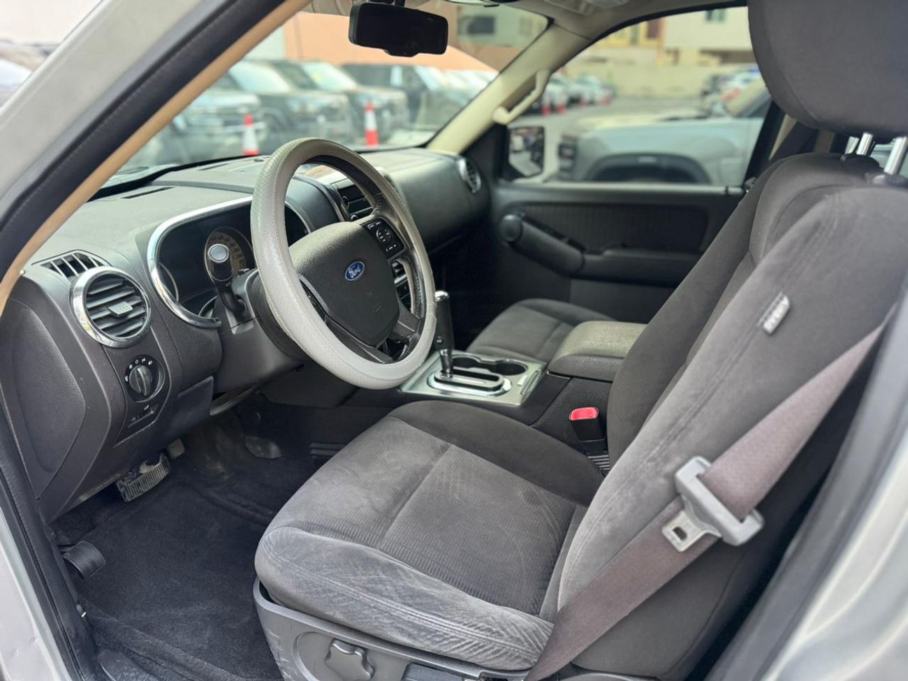 Ford Explorer FORD EXPLORER XLT 2010 - V6 4WD - WELL MENTAINED