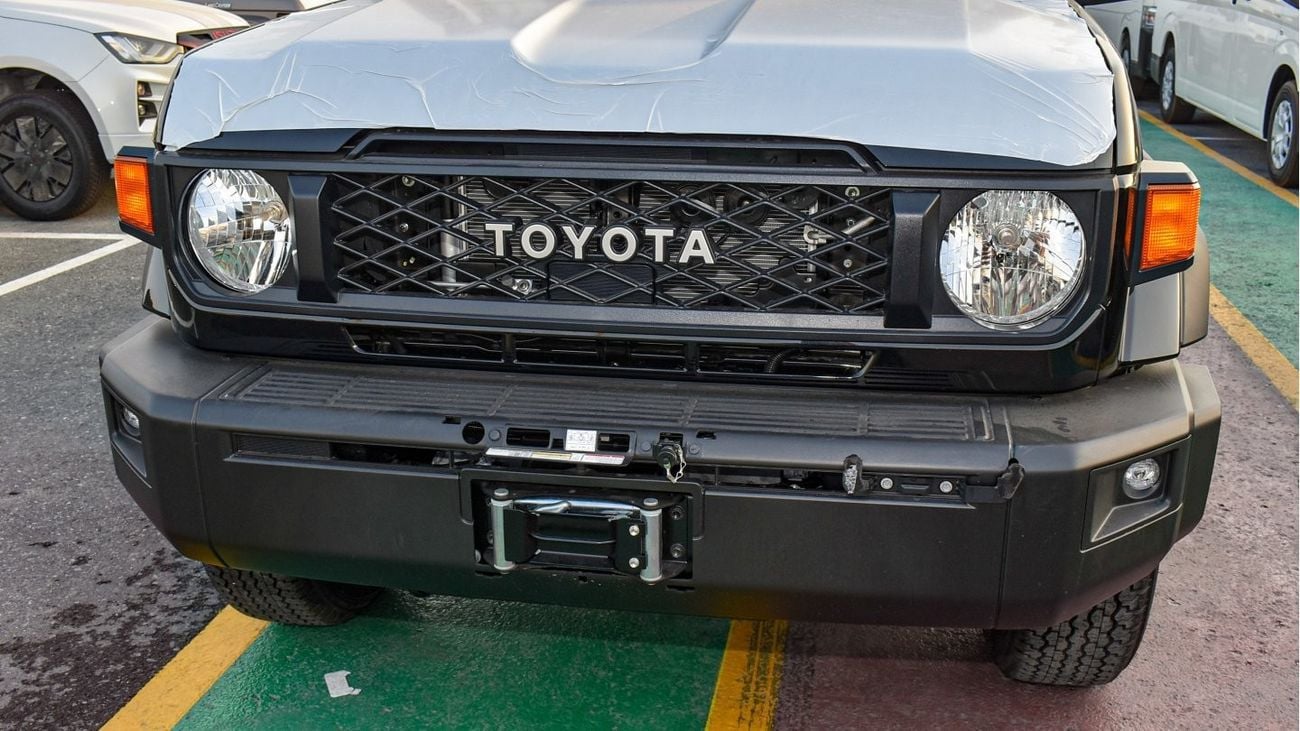 Toyota Land Cruiser 70 4.0L V6 A/T