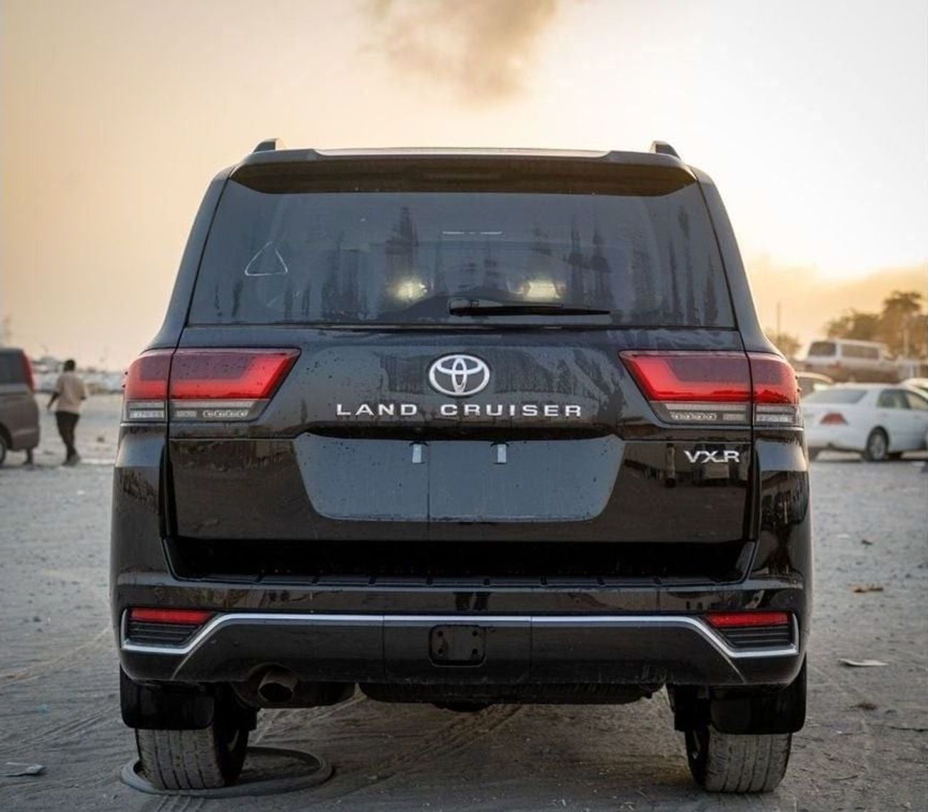تويوتا لاند كروزر LC300 VX-R V6 3.5L Petrol 2025YM