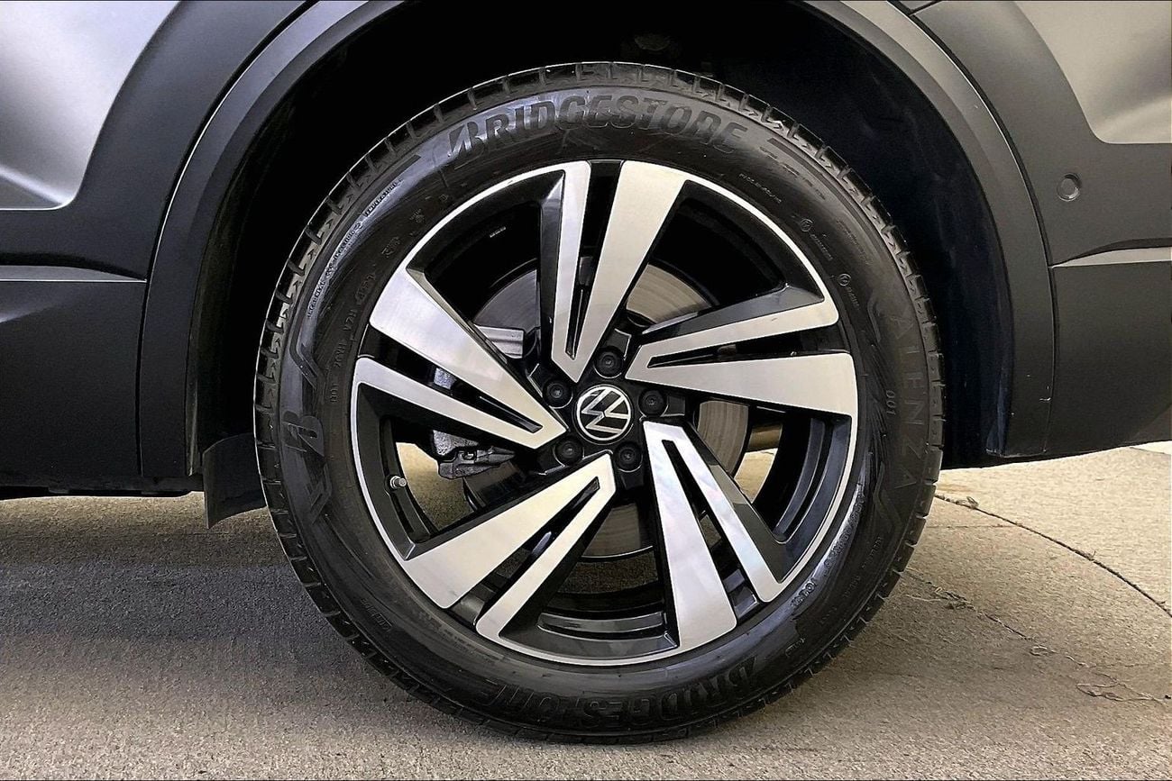 Volkswagen Touareg 3.0 V6 TFSI R-LINE 4WD AUTO | Guaranteed Warranty | 0 Down Payment