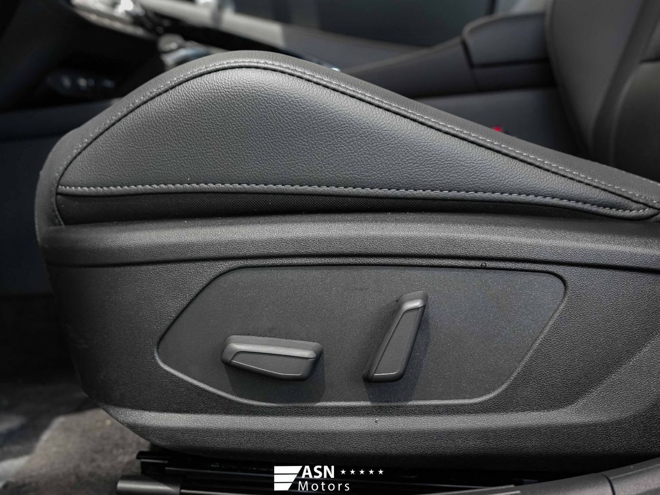 هيونداي إلانترا Lux Premium 1.5L 2025 (Export Price)