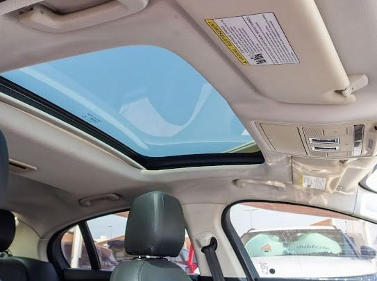 جاكوار XE R-Dynamic Black 2.0L (250 HP)